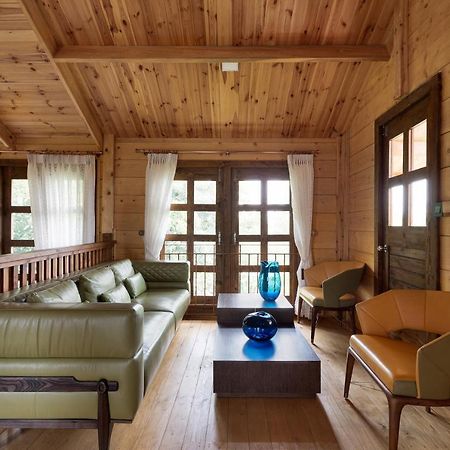 The Pine Loft Villa Bangalore Esterno foto